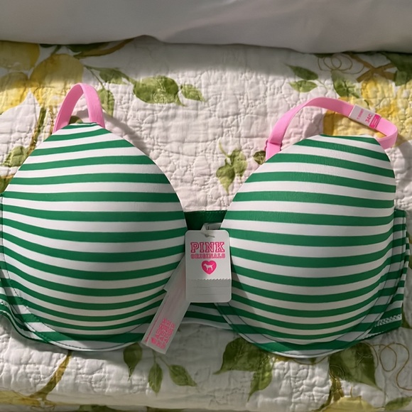 Pink by VS bundle bras 34C - Picture 2 of 4